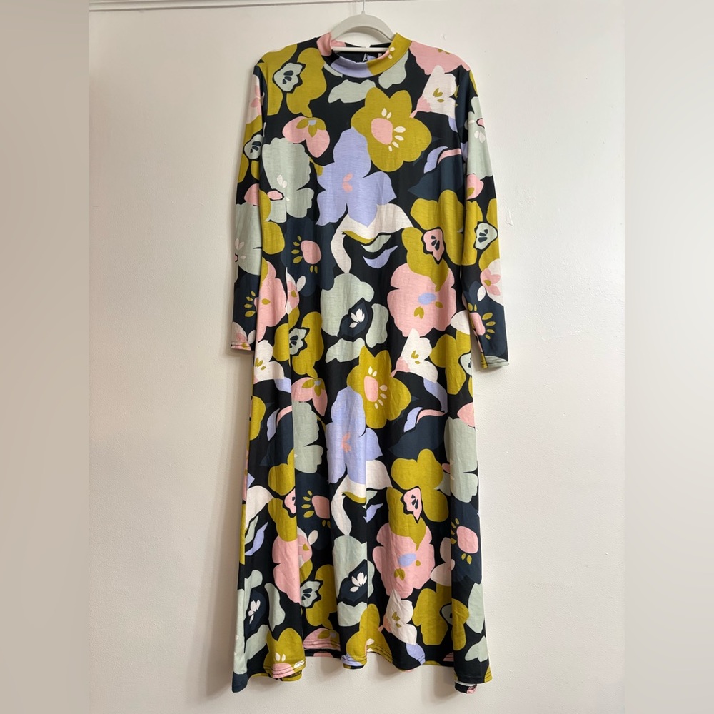 🌸 Floral Long Sleeve Dress
